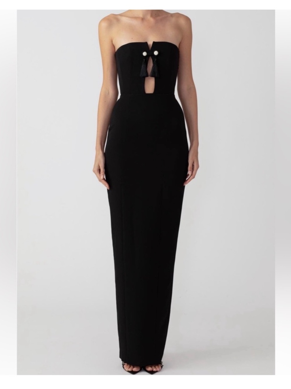 Elegant Strapless Black Evening Gown with Tassel Accent